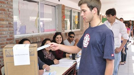 En Mendoza, cuenta con 51.637 jóvenes de 16 y 17 años habilitados para votar, lo que representa el 4,48% de la nómina electoral provincial y