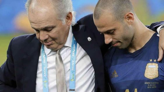 El ex capitán de la Selección Argentina se emocionó al despedir a Sabella