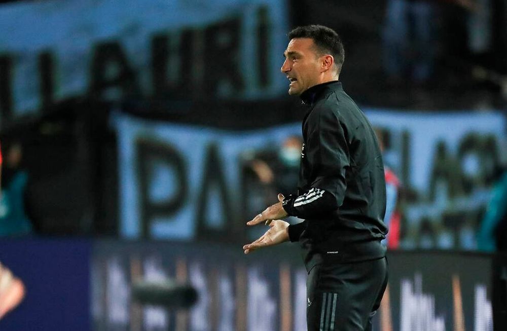 Lionel Scaloni está evaluando la posibilidad de convocar a jugadores del medio local para el próximo partido coontra Colombia. / Gentileza.