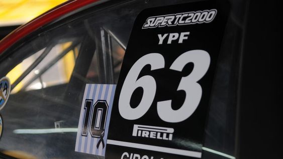 El homenaje de los pilotos del Súper TC2000 a Maradona