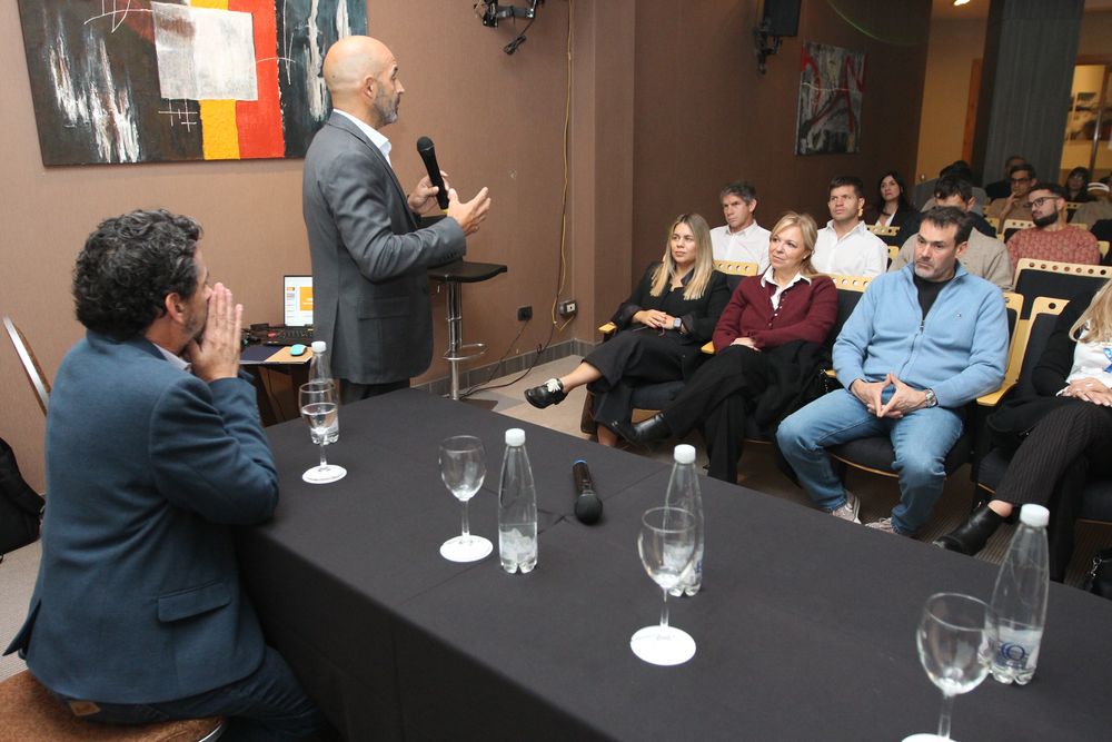 Gerardo García, gerente Comercial San Juan de Banco Nación, expuso sobre créditos hipotecarios y nuevas líneas para desarrolladores inmobiliarios.
