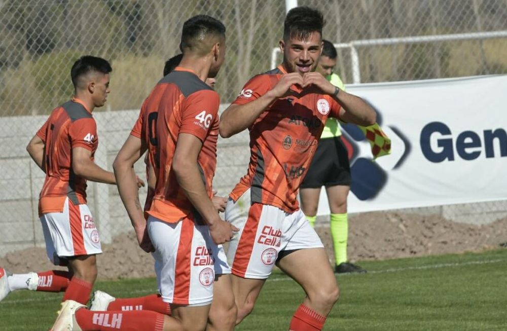 Huracán la ganó a Liniers 3-1 por el Torneo Federal A / Orlando Pelichotti.