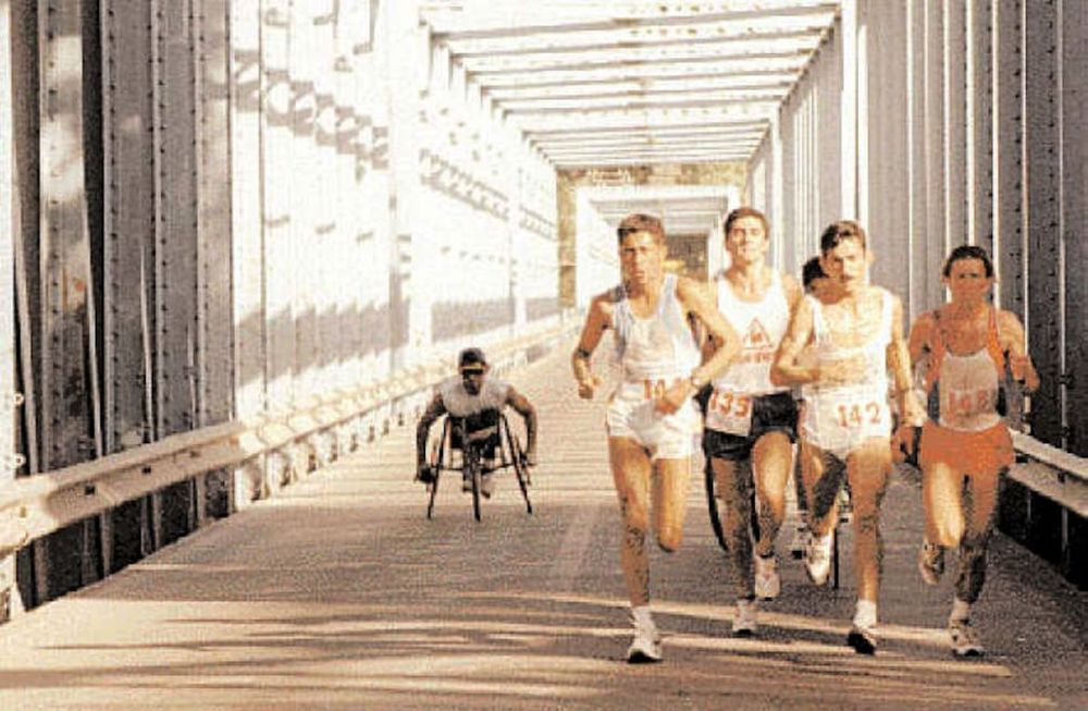 Un día como hoy de 1997: saltos y cucardas en el Sur
