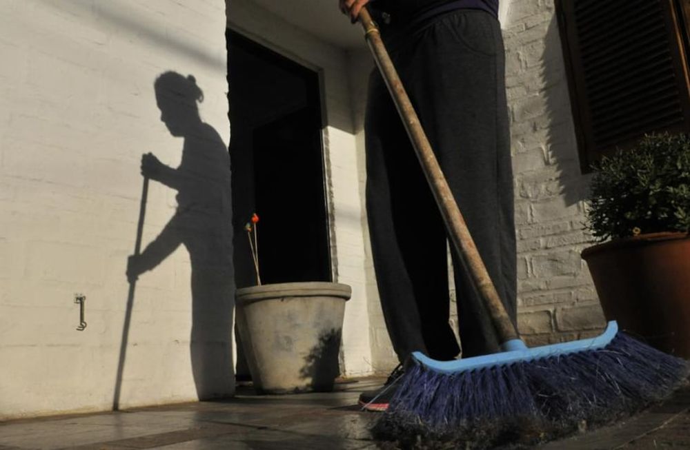 Indec: las mujeres trabajan más que los hombres en la Argentina