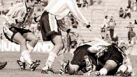 Un día como hoy de 1998: por el Sub-17, veinte mil personas al Malvinas