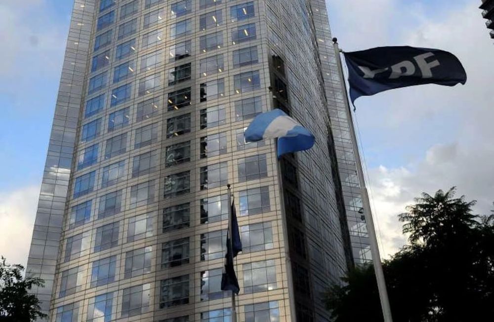 ¿Qué piensa hacer Milei con las acciones de YPF y el juicio perdido por la expropiación?