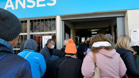 Cómo sacar los créditos Anses de $400.000 para jubilados y de cuánto es la cuota - Foto: Orlando Pelichotti / Los Andes