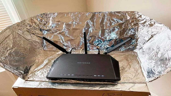 que pasa si pones papel aluminio detras del router y por que algunos lo estan haciendo