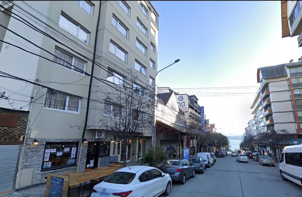 El trágico hecho ocurrió en el hotel Eco Ski, ubicado en calle Quaglia, entre Moreno y Mitre.