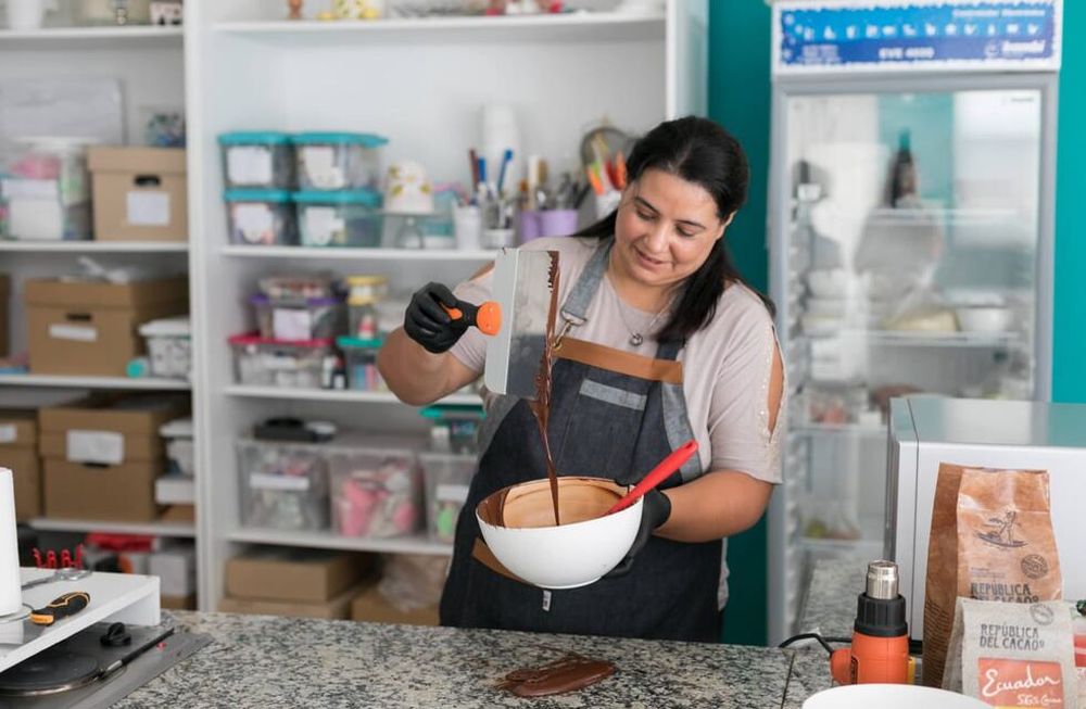 En la cuarentena descubrió la pasión por el chocolate y hoy busca convertirse en la mejor maestra chocolatera del país