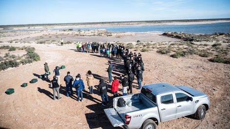 Los Andes | Regresaron a su hábitat a 21 aves que habían sido rescatadas en cautiverio y luego de rehabilitarlas. Foto: Prensa Ministerio de Ambiente y Energía.