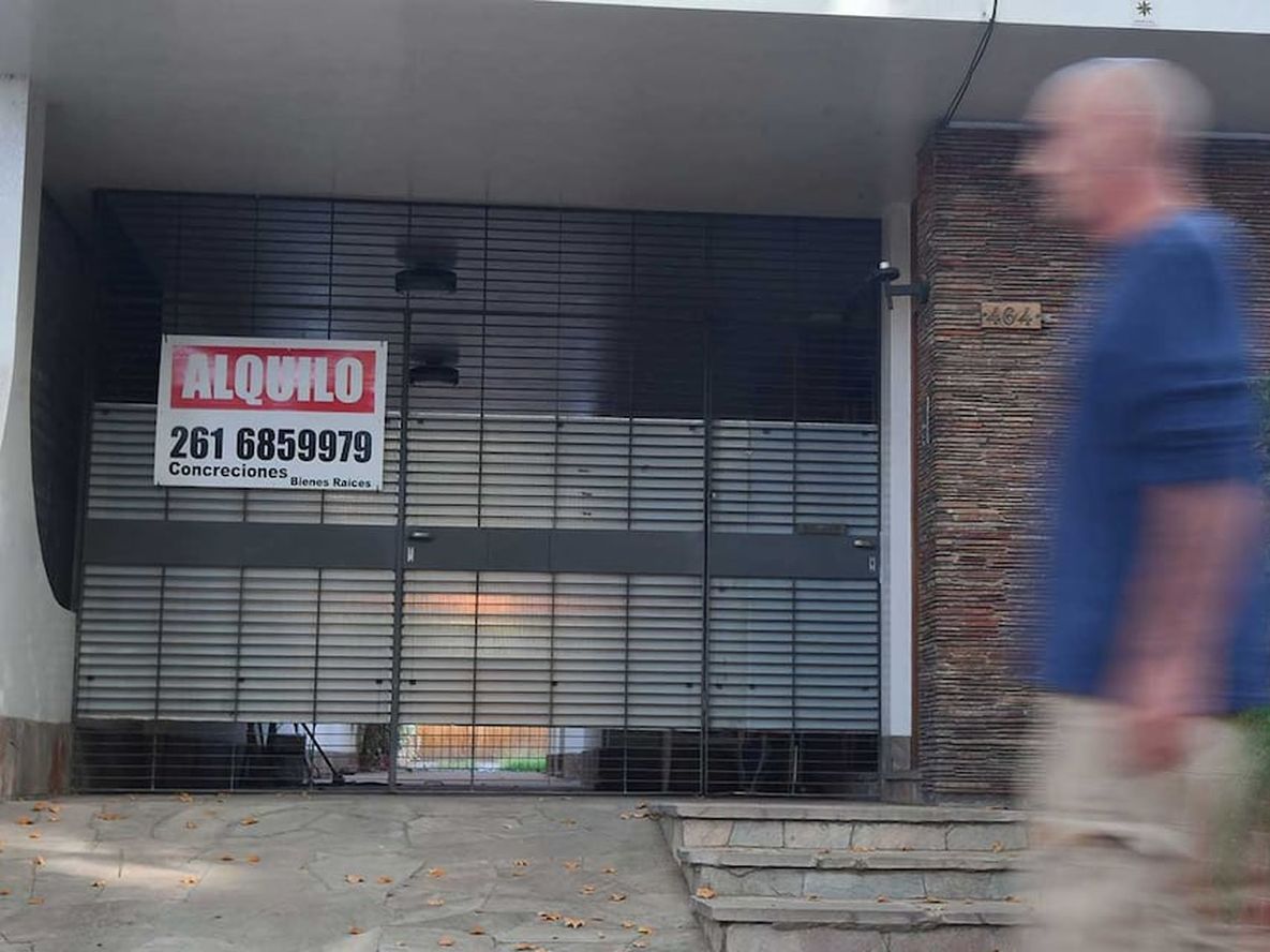 Los alquileres que ajustan el monto en forma anual por el ICL tendrán una suba de 244% en julio. Foto: Los Andes