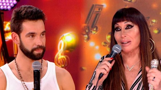 Moria Casán hizo poner colorado a Agustín Sierra al decirle que recibió una foto hot suya