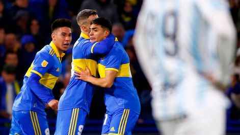 Luca Langoni entró y marcó los dos goles de Boca para vencer al líder Atlético de Tucumán en la Bombonera. (Fotobaires)