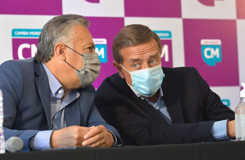 El gobernador Rodolfo Suárez y el senador nacional Alfredo Cornejo bajarán línea a los intendentes para evitar pujas internas de cara al 2023Foto: Orlando Pelichotti