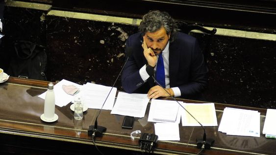 Cafiero, a los jóvenes: “No se vayan del país que la Argentina está empezando a dar vuelta la página”