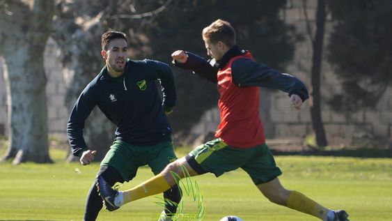 Hugo Silva, lateral derecho disputó 18 partidos con la camiseta del Pincha de Caseros en la temporada 2019-20 de la Primera Nacional. / Gentileza.