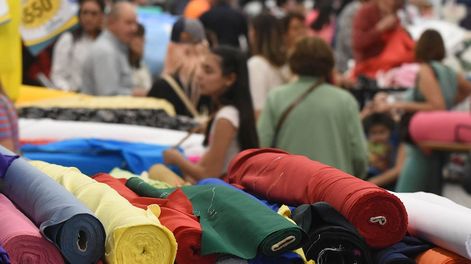La industria textil atrubuye la caída de la actividad a la pérdida de poder adquisitivo de los argentinos. - Foto: Archivo / Los Andes
