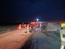 Tragedia en Córdoba: dos muertos y 16 niñas heridas tras un choque entre un auto y un minibús