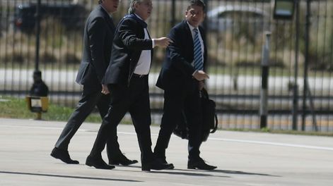 Los Andes | Alberto Fernández y y el presidente del Banco Central, Miguel Ángel Pesce, llegan a la Casa Rosada. Federico López Claro / Clarín