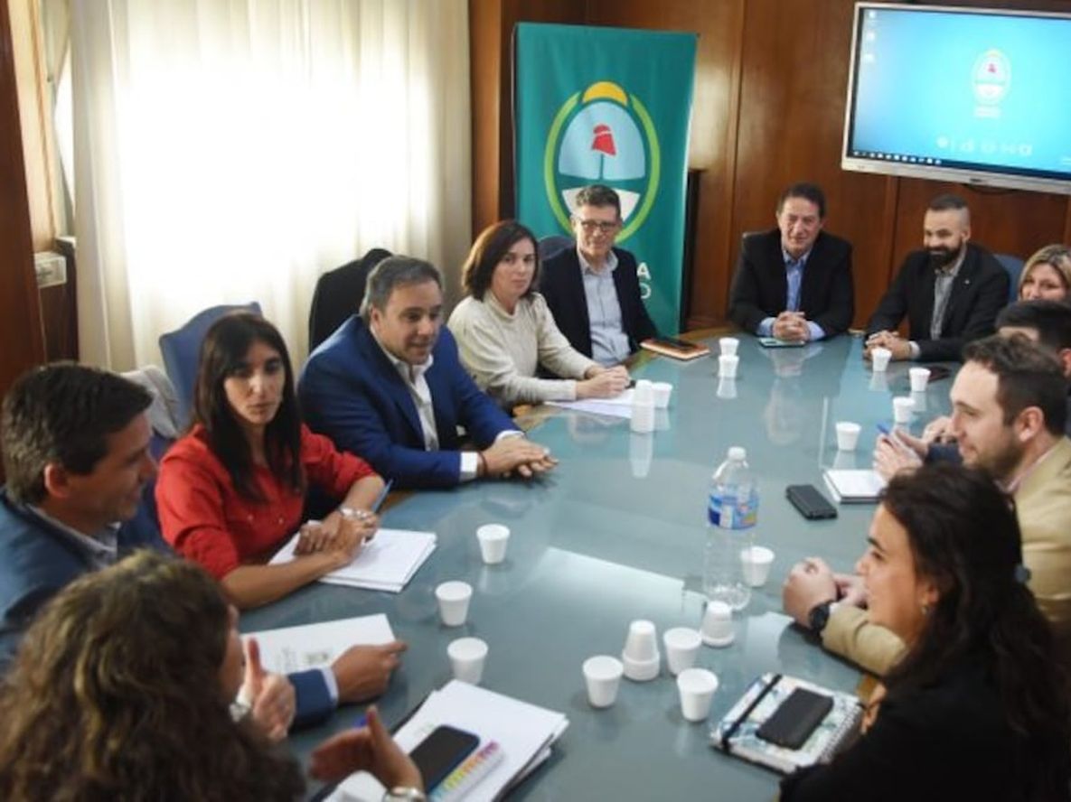 Se reunió, por primera vez, la Mesa de Diálogo dispuesta por la Ley de Emergencia en Anestesiología. Foto: Gobierno de Mendoza.