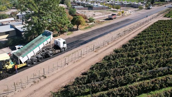 Vialidad Mendoza asfalta un importante corredor productivo de San Martín