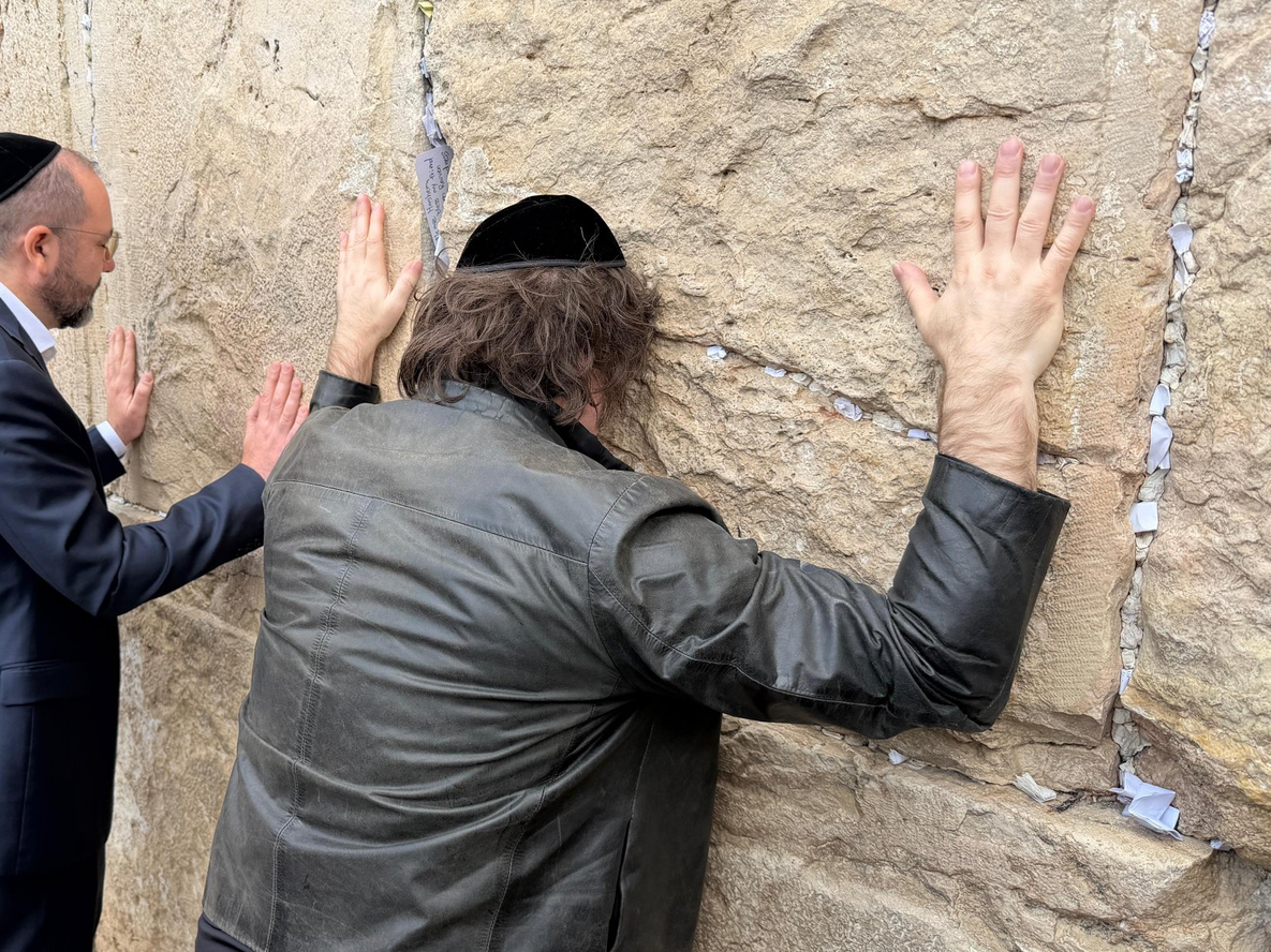 Javier Milei en el Muro de los Lamentos, en Israel.