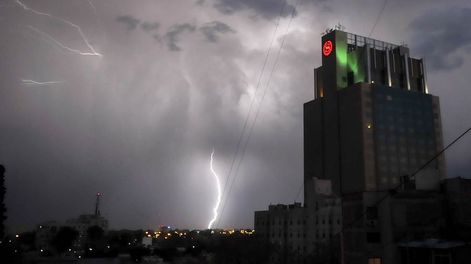 Calor, tormentas fuertes y posible caída de granizo: el pronóstico para Mendoza.  Orlando Pelichotti / Los Andes