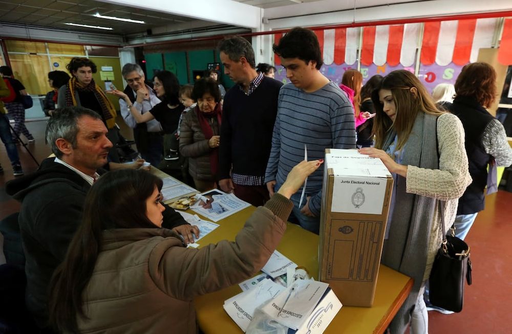 Democráticos, pero no tanto