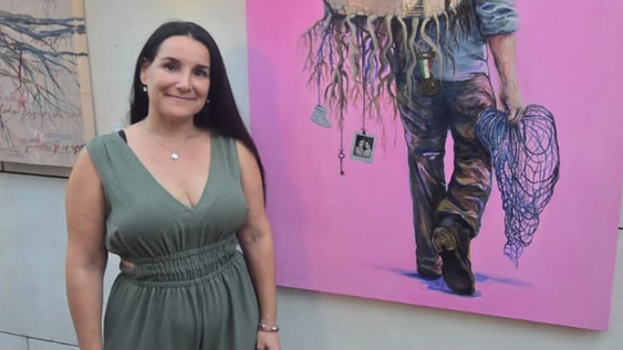 Angie Villé ganó el primer puesto por su obra Memoria de un sueño que no termina.