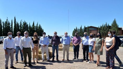 Los Andes | El ministro de Agricultura, Ganadería y Pesca de la Nación, Luis Basterra, llegó a Mendoza y participó de varias reuniones con funcionarios, intendentes y dirigentes políticos.