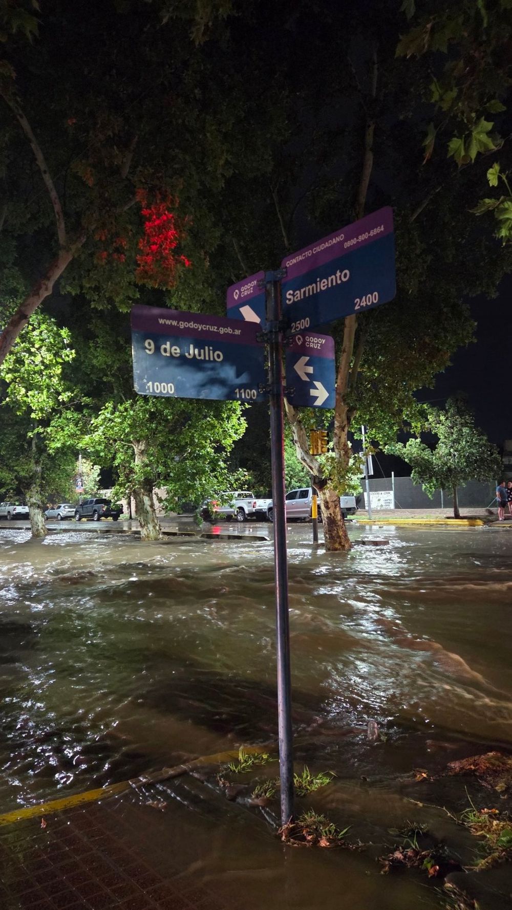 El verano pasado dejó postales inusuales en las calles del Gran Mendoza. Tormentas de una intensidad poco frecuente dejaron precipitaciones de muchos milímetros de agua en poco tiempo.