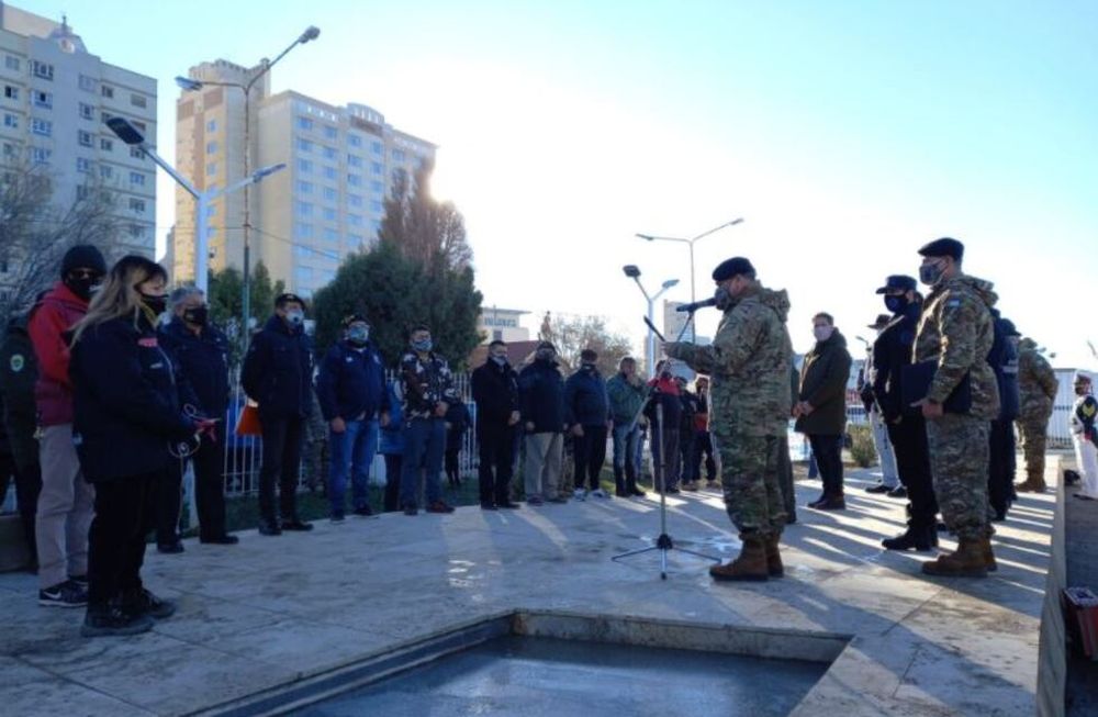 En Comodoro Rivadavia se llevó a cabo una de las ceremonias nacionales de reconocimiento al valor de los Veteranos de Malvinas. / Gentileza