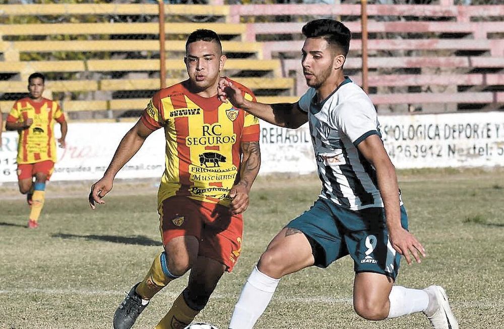 San Martín sigue firme en lo alto
