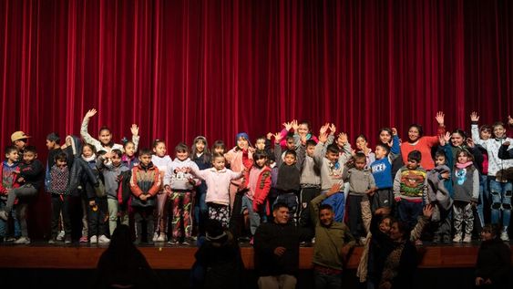 Niños y niñas del merendero “Yo sí te creo” disfrutaron de Chapote Circus en el Teatro Mendoza