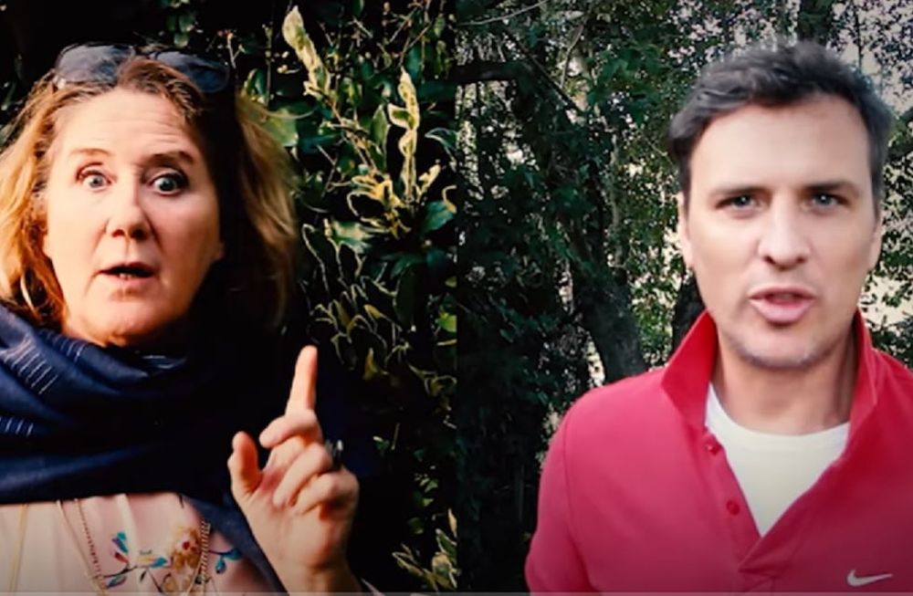 Ambos artistas protagonizan un video humorístico con sus personajes la señora bien y Dicky del Solar.