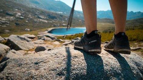 Cuánto salen una zapatillas Adidas Terrex en Chile.