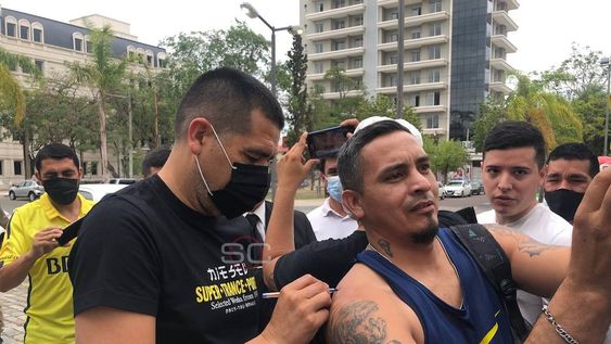 Román viajó con Ameal, al mediodía tuvo un almuerzo de camaradería con dirigentes del conjunto cordobés y ya está en el hotel junto a los jugadores. / Gentileza.