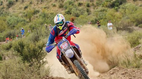 Fernando Cuoghi sortea uno de los sectores rápidos del circuito.
