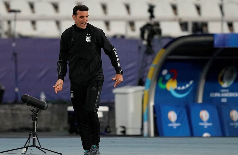 Lionel Scaloni DT de la selección argentina durante el partido ante Chile por la Copa América.
