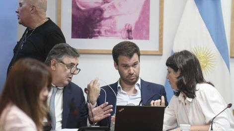 Los Andes | Mario Negri, Juan Manuel López y Carolina Gaillard en la Comisión de Juicio Político (Foto: Federico López Claro)