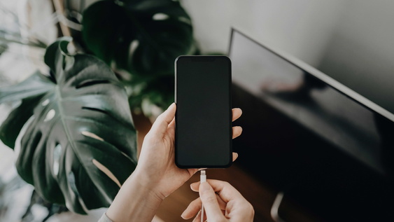 9 errores que nunca debes cometer al cargar tus dispositivos, advierten los expertos