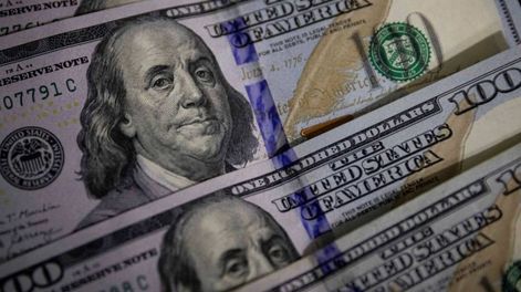 El dólar blue volvió a tener una fuerte subida pero, este miércoles bajó $5 en el mercado paralelo
