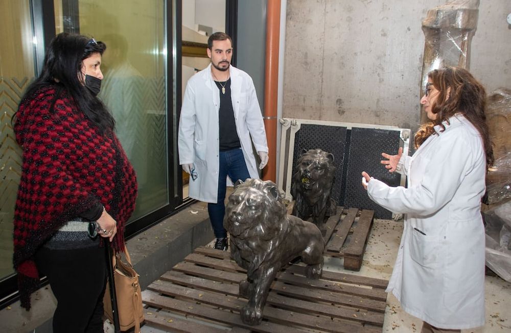 Puesta en valor de los leones del paseo Ramos Correas