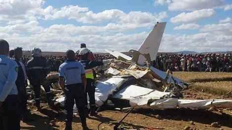 Al menos cinco muertos tras estrellarse un avión en Madagascar con pilotos aprendices