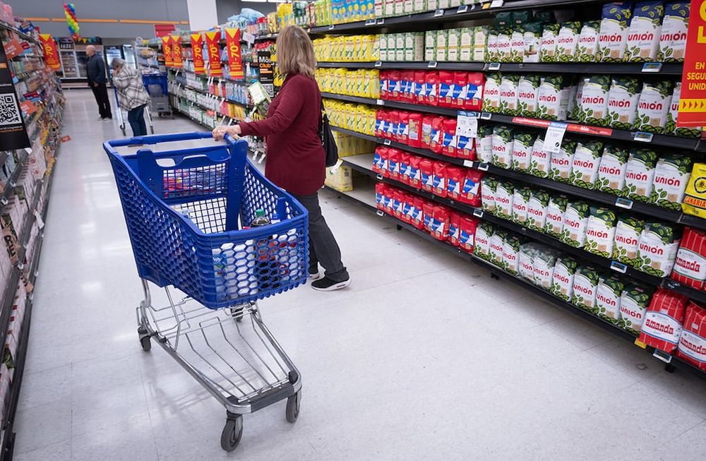 Las ventas en supermercado cayeron un 17,8% en octubre. Foto: Los Andes