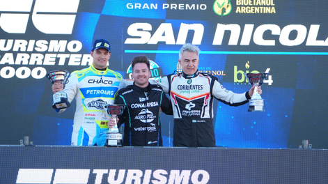 El piloto esteño se subió a lo más alto del podio en la primera carrera disputada en San Nicolás en Turismo Carretera 2000 y se afianza en los play offs.&nbsp;