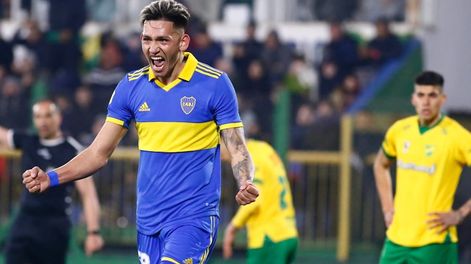 El pibe Luis Vázquez al momento del festejo de su tanto. Fue el 1-0 para Boca, en el cierre del partido con Defensa y Justicia. (Fotobaires)