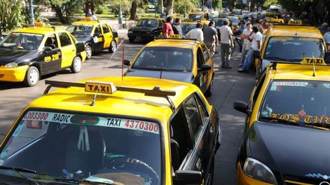 La modificación busca unificar el diseño visual de las unidades nuevas o renovadas. El número identificatorio ahora deberá ir en color amarillo.