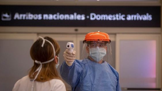 El Ministro Meoni hizo comentarios acerca de cómo serán los protocolos que regirán en la vuelta de los vuelos de cabotaje. Foto: Ignacio Blanco / Los Andes